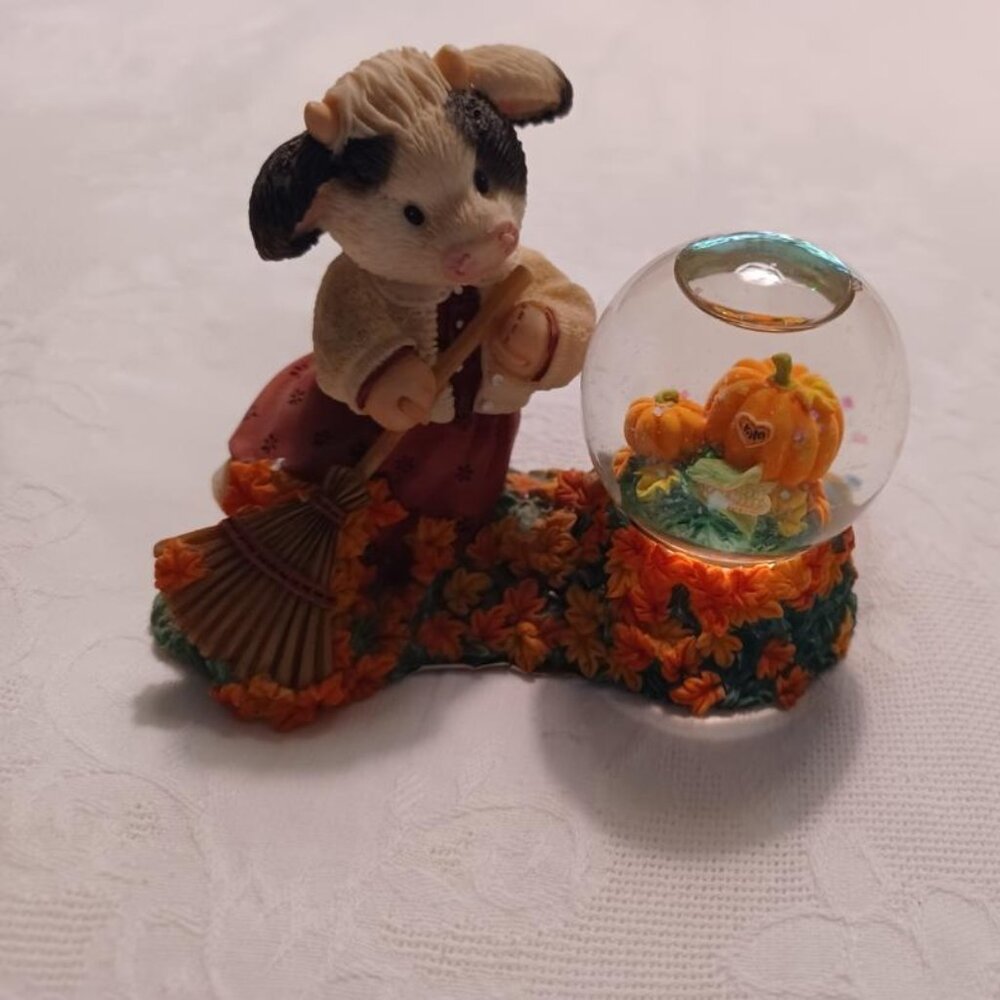 Enesco Mary Moo Fall Season
